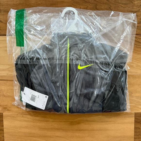 Brand New Nike Boys Black & Gray Track Set, Jacket & Joggers, Size 7, NWT - Picture 2 of 3